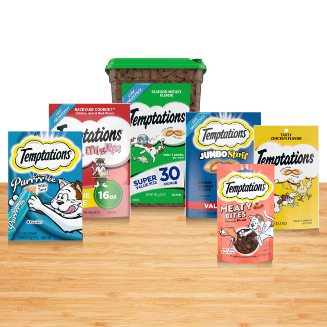 Temptations Mixups Catnip Fever Flavor Crunchy And Soft Dry Cat Treats, 6.3 Oz Pouch - Image 2