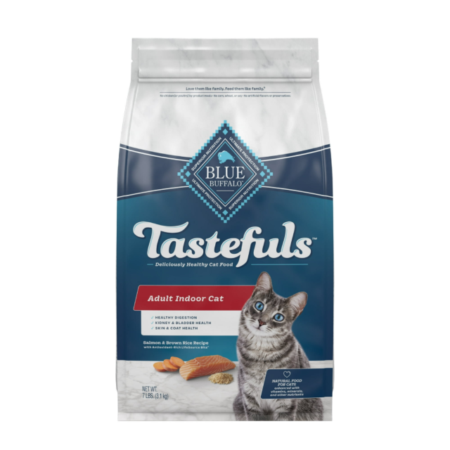 Blue Buffalo Tastefuls Adult Dry Cat Food for Indoor Cats, Salmon Recipe